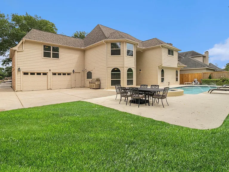 8007 Vintage Creek Dr — Photo 22