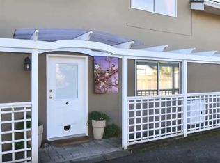 15XX Nichol Rd, White Rock, BC V4B3K2