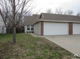508 N John Doy Ct, Lawrence, KS 66049