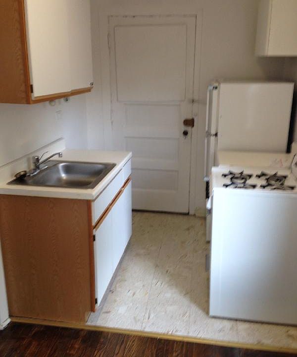 2nd image of 2242 N Bissell St #3S
