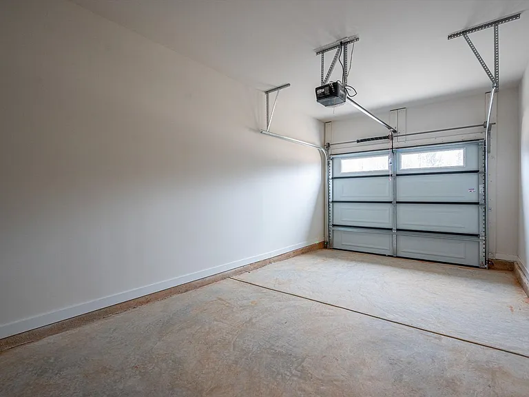 409 E 20th St #14 — Photo 11