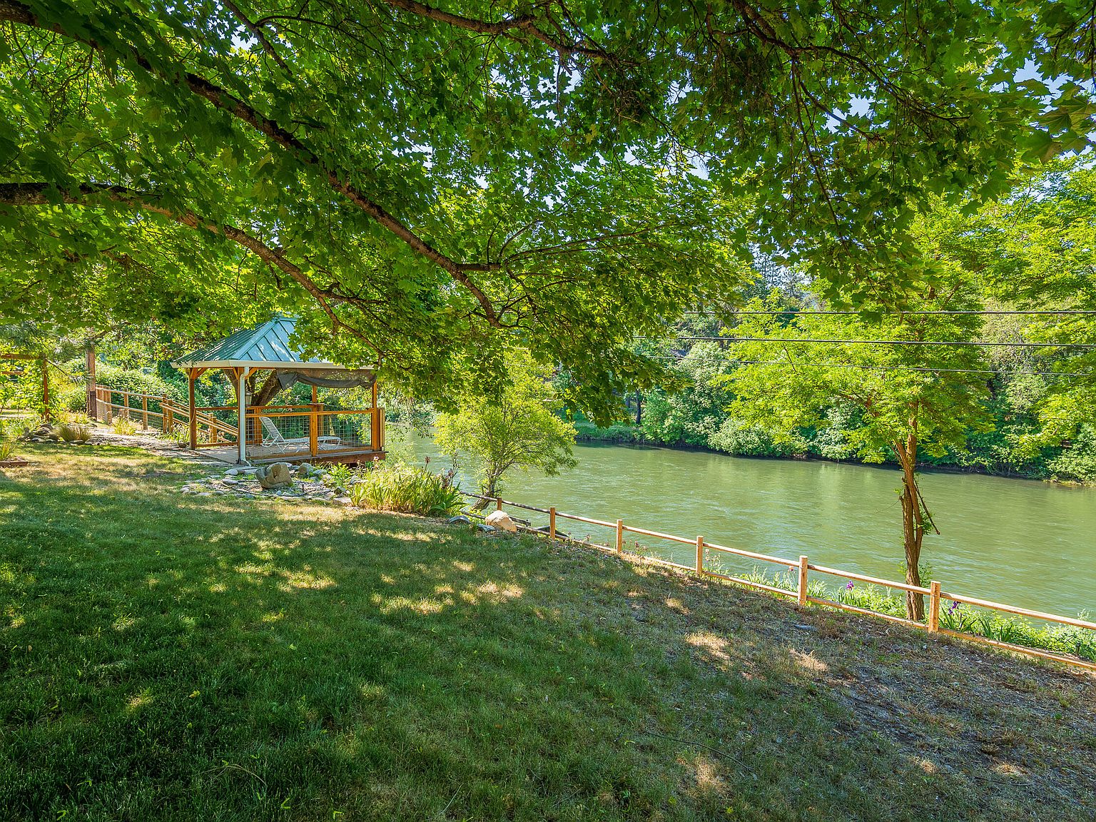 2092 2nd Ave, Gold Hill, OR 97525 Zillow