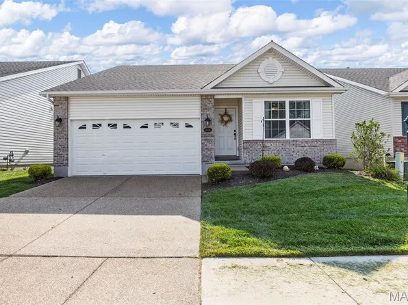 1034 Silo Bend Dr, Wentzville, MO 63385