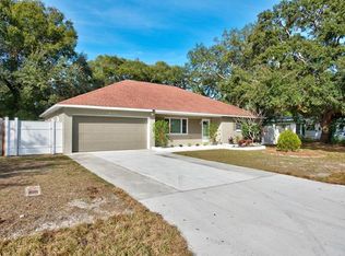 658 Oakwood Dr, Dunedin, FL 34698