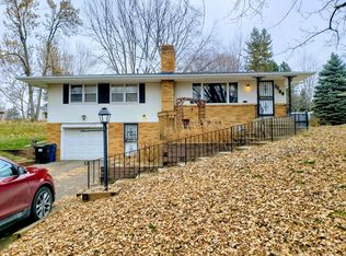 1104 Hackmann Cir NE, Fridley, MN 55432