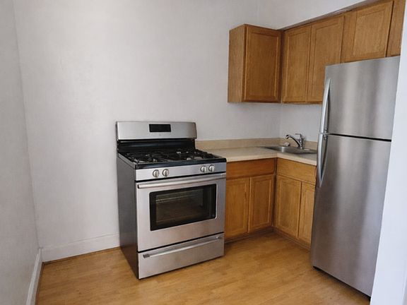 4th image of 5135 S Kenwood Ave APT 607