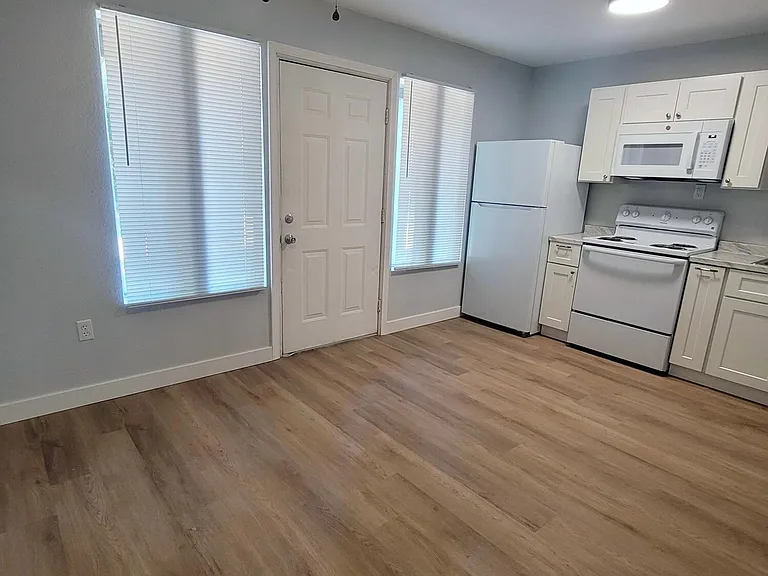 511 32nd St #5 — Photo 3