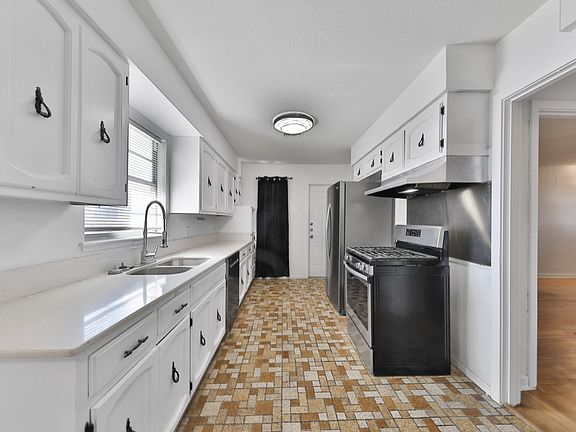 5th image of 518 Dresden Dr #1