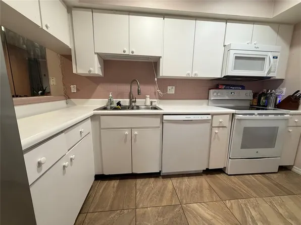 2906 Lichen Ln Unit B, Clearwater, FL 33760