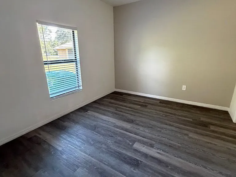 1095 Highlands Rd — Photo 12