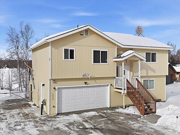 3rd image of 2800 N Alma Dr