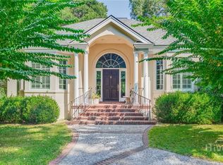 2 Curlew Ln, Savannah, GA 31411