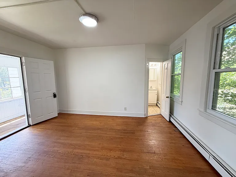 156 Main St — Photo 9