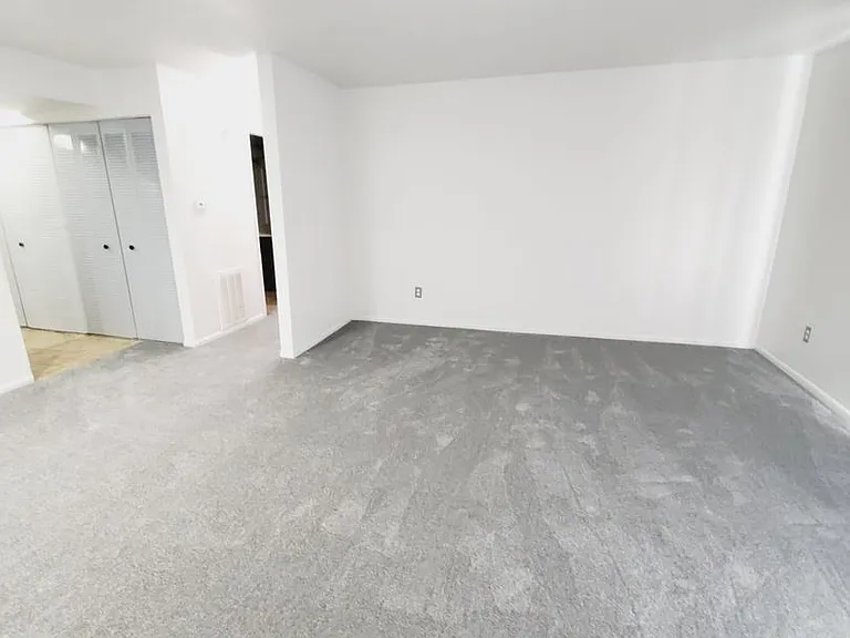Sugarbush Apartments — Photo 173