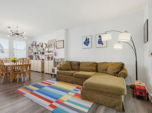 612 E Jeanette Ln, Santa Ana, CA 92705