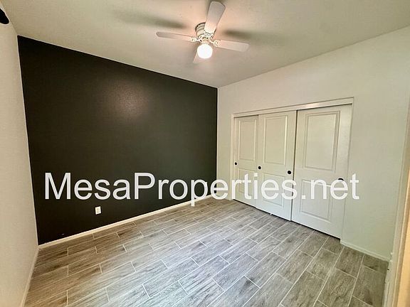 2nd image of 3134 E La Avenida Dr