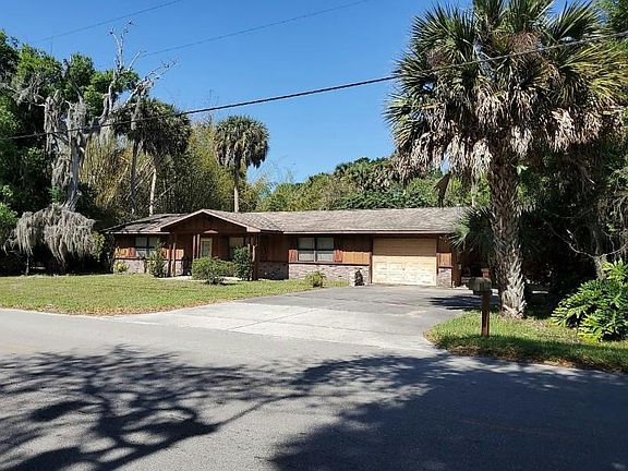 3rd image of 300 SW 21st St