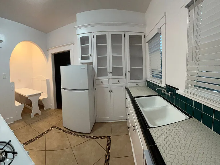 0090 Wenke Rentals — Photo 10