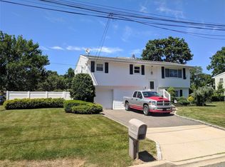 1 Ellen St, Massapequa, NY 11758