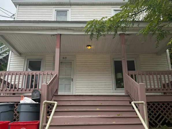 93 Main St, Dallas, PA 18612