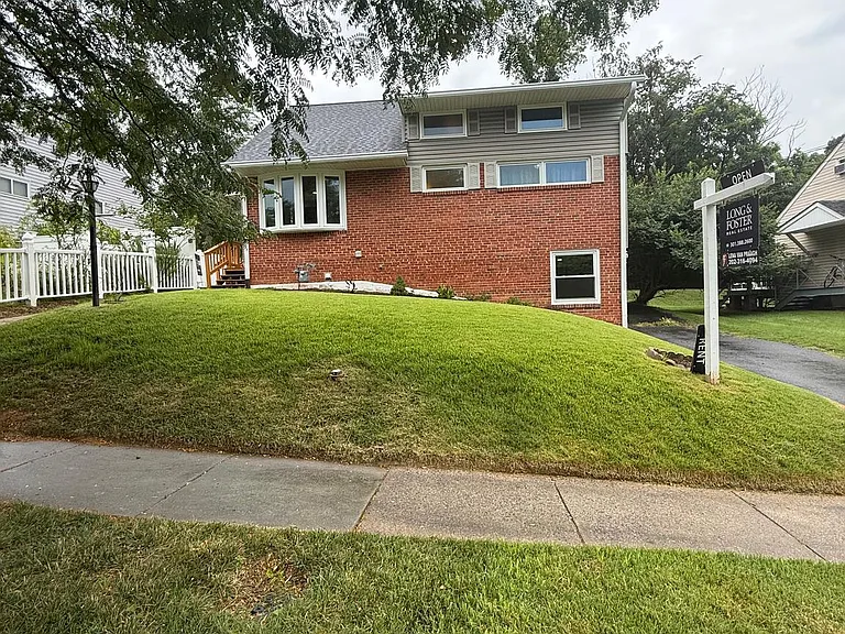 816 Crothers Ln — Photo 3
