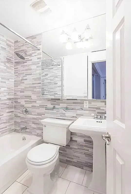 334 East 6th Street — Photo 4