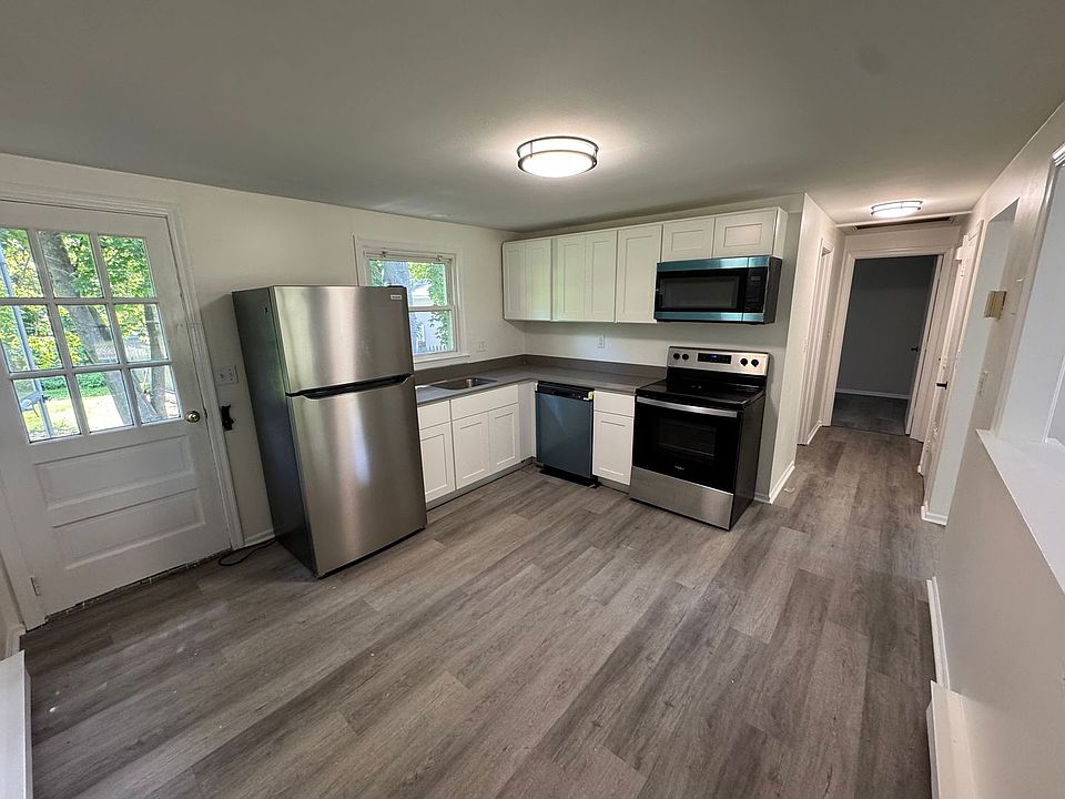 1st image of 106-108 Oak St #2