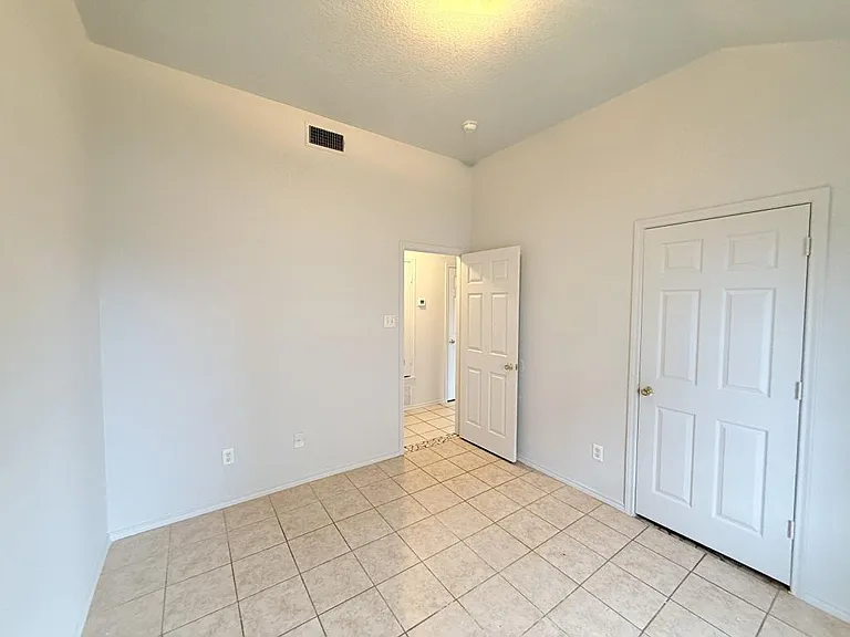 3708 Gus Dr #B — Photo 27
