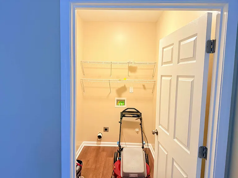 719 Marsh Ave — Photo 17