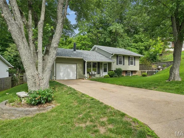 2115 Ayrshire Ct, Imperial, MO 63052