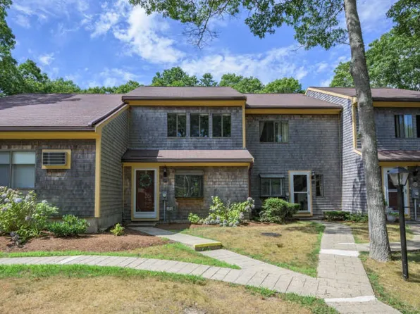 15 Roundhouse Rd, Bourne, MA 02532