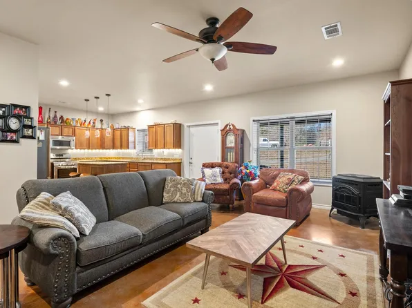506 Trail Rd, Denison, TX 75021