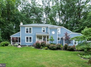 934 Saint Andrews Dr, Malvern, PA 19355