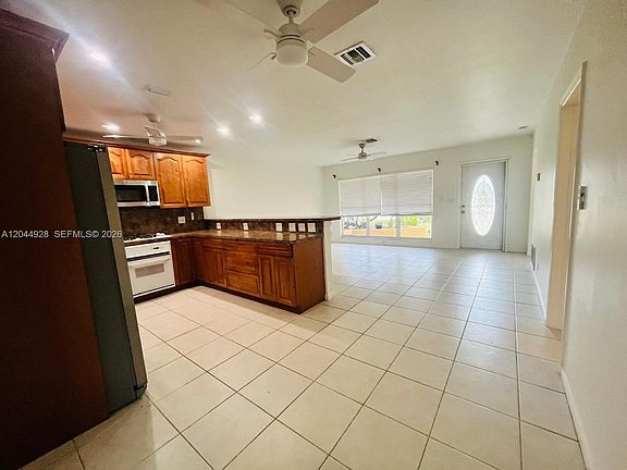5th image of 1061 NE 26th Ave #1061