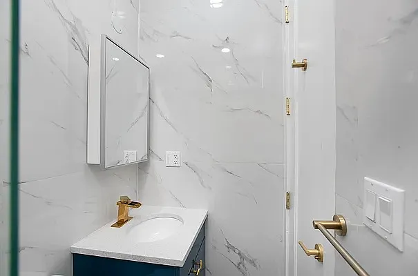 Rented by Vector New York, LLC | media 3