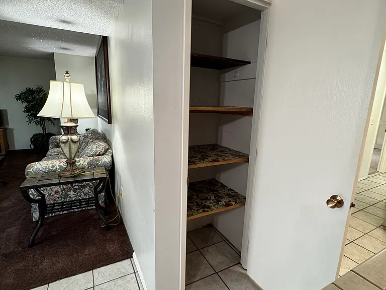 4601 Hillcrest Dr — Photo 5