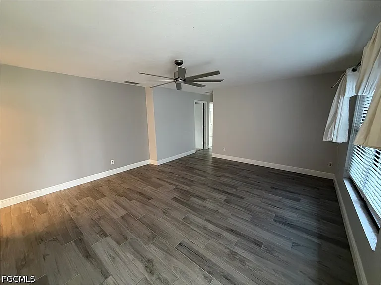 2121 SE 1st Ter — Photo 5