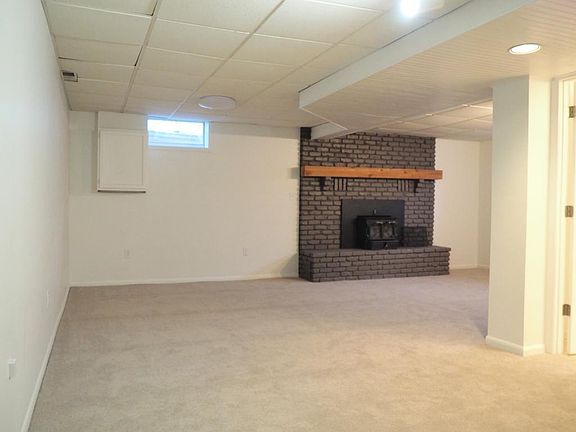 4th image of 2951 Mary St N
