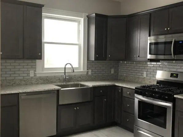 565-567 Maple St, Fall River, MA 02720