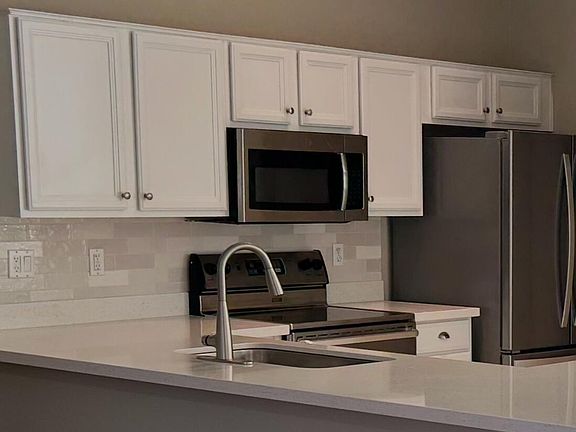3rd image of 4828 W TOPEKA Drive