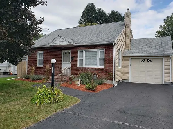 802 Morlando Dr, Endicott, NY 13760