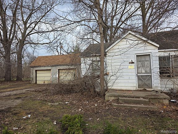 3rd image of 7285 Farnum St