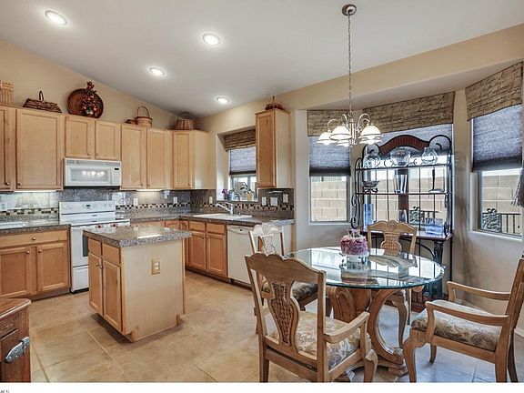 4th image of 17936 W Stinson Dr