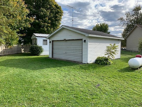 2nd image of 575 Norvell Beach Dr