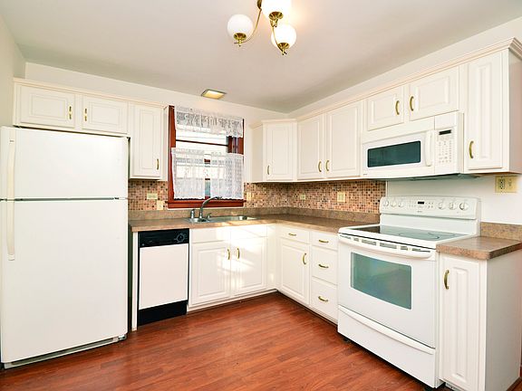 4th image of 7142 N Melvina Ave