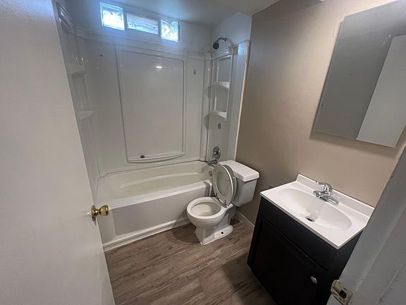 4th image of 400 N Cherrywood Ave APT 1