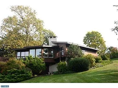 30 Belmont Dr photo 1
