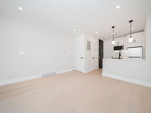 3rd image of 333 E 81st St APT 12A