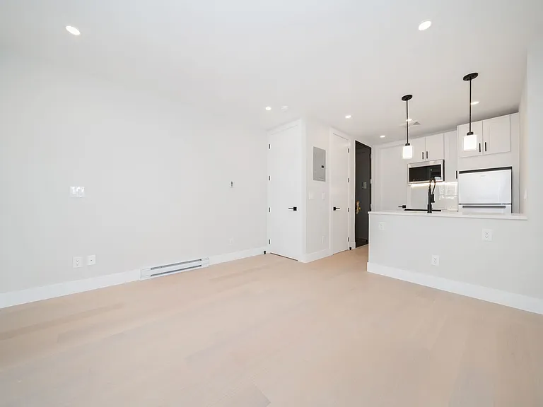 333 E 81st St #12A — Photo 3