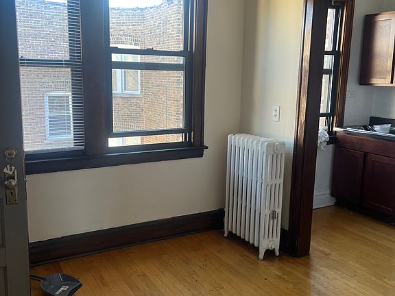 5th image of 1907 S Euclid Ave #3